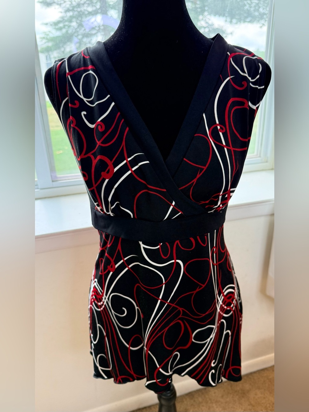 Vintage Y2K JKLA Babydoll style empire waist sleeveless top blouse black red Lrg